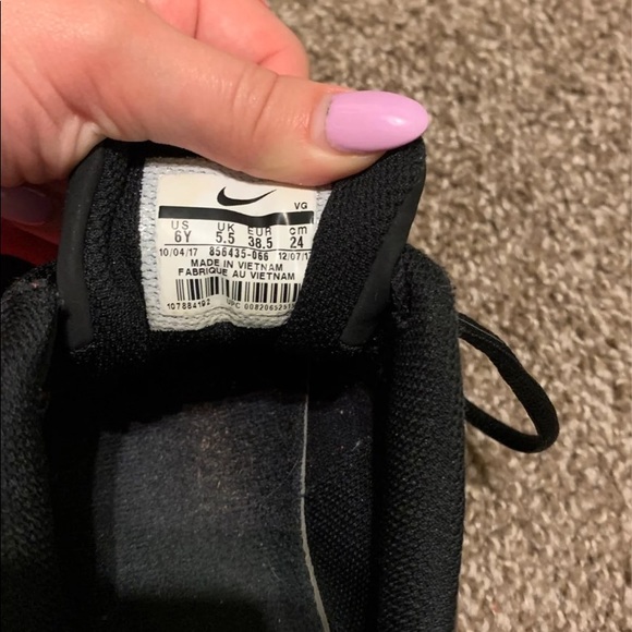 Nike Cleats Size 6 - Picture 4 of 5